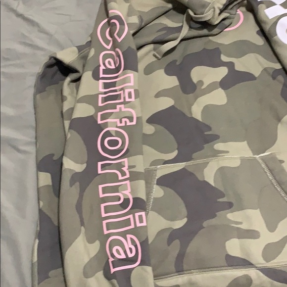 Sweater - Picture 2 of 7